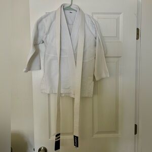 Jiu Jitsu gi with white belt, size M2